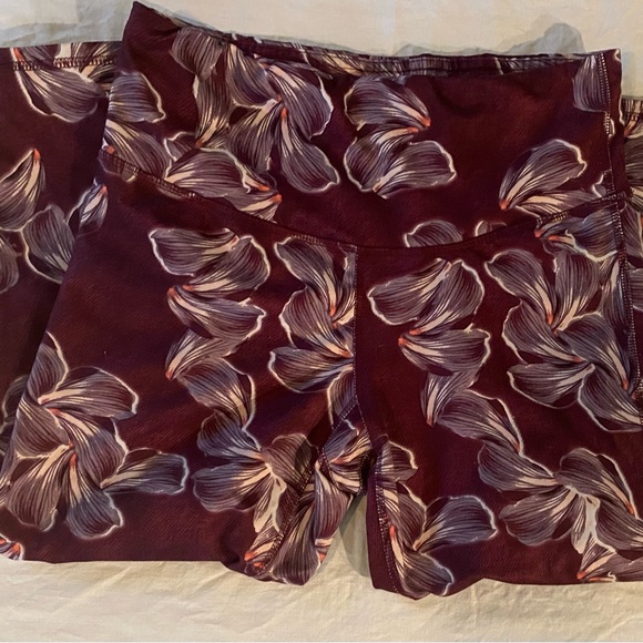 EUC C9 by Champion Floral Workout Capris - Picture 2 of 5